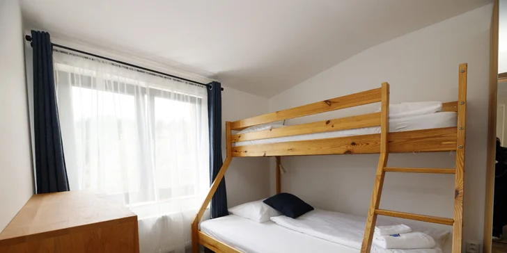 Aktivní odpočinek v moderním hotelu v Krkonoších: snídaně či polopenze, koloběžky i vstup do lanového parku