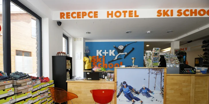 Aktivní odpočinek v moderním hotelu v Krkonoších: snídaně či polopenze, koloběžky i vstup do lanového parku