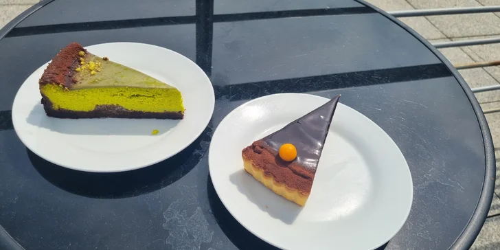 Café Vítkov: dort s kávou nebo Gin & Tonic s výhledem na Žižkov a Karlín