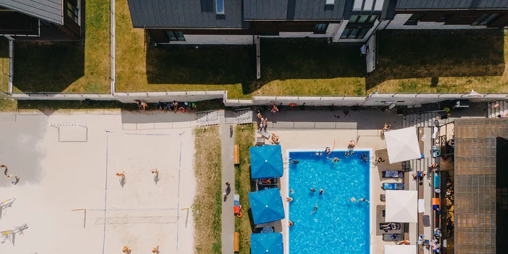 Pobyt v podhůří polských Krkonoš pro pár i rodinu: jídlo, neomezený wellness i zábavní centrum