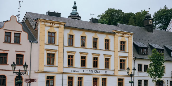 Pobyt v penzionu v Horním Slavkově 25 min. od Varů: výlety po CHKO Slavkovský les, možnost snídaní