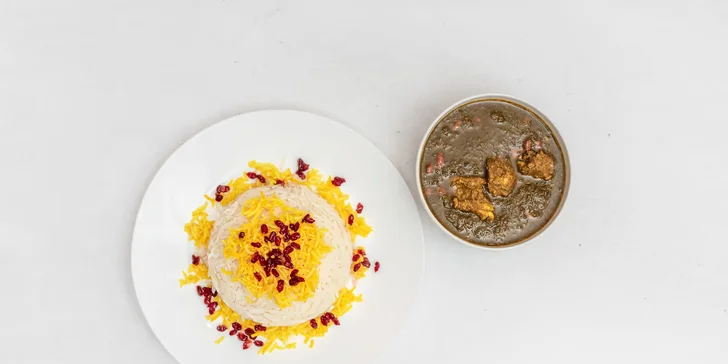 Originální perské menu s sebou pro 2 nebo 4 osoby: polévka, hlavní chod, salát i nápoj