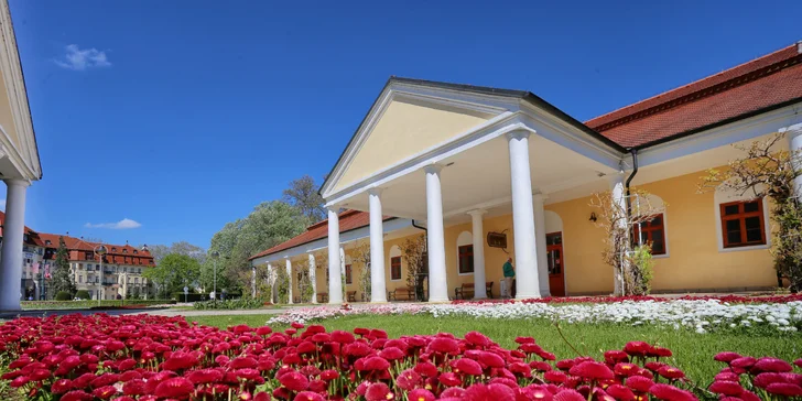 Pobyt ve 4* lázeňském hotelu v Piešťanech: polopenze, neomezené sauny a bazény i minerální koupel