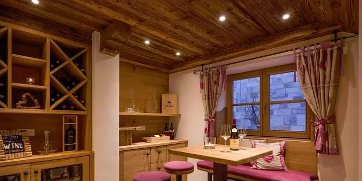 Tyrolsko a Kitzbühelské Alpy: snídaně či polopenze, wellness s jezírkem a 5 druhy saun