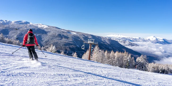 Zimní sezóna v italských Alpách: pár minut od sjezdovky, polopenze i program pro děti