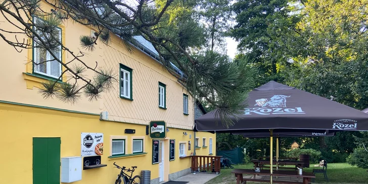Smažák nebo kuřecí stripsy, hranolky i nápoje pro jednoho, dva či partu