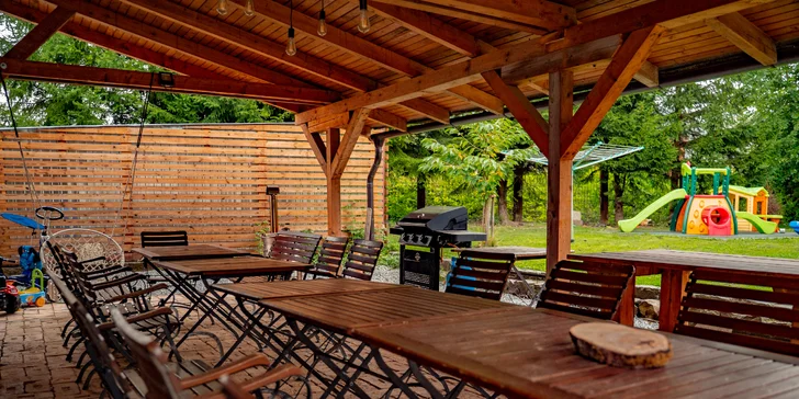 Apartmán nebo pokoj na farmě na západním Slovensku: zvířata, privátní wellness a snídaně