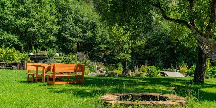 Apartmán nebo pokoj na farmě na západním Slovensku: zvířata, privátní wellness a snídaně
