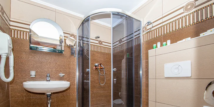 Pobyt u Slunečných jezer s polopenzí, wellness i vstupem do aquaparku