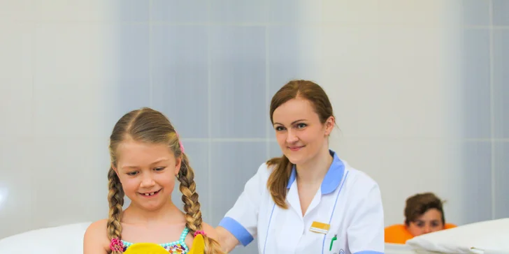 Pobyt v Lázních Smrdáky s polopenzí, procedurou a lahví vína