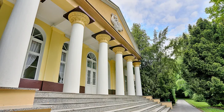 Relaxační pobyt v Lázních Smrdáky: polopenze, láhev vína a minerální koupel