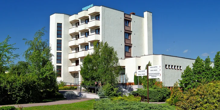 Relaxační pobyt v Lázních Smrdáky: polopenze, láhev vína a minerální koupel