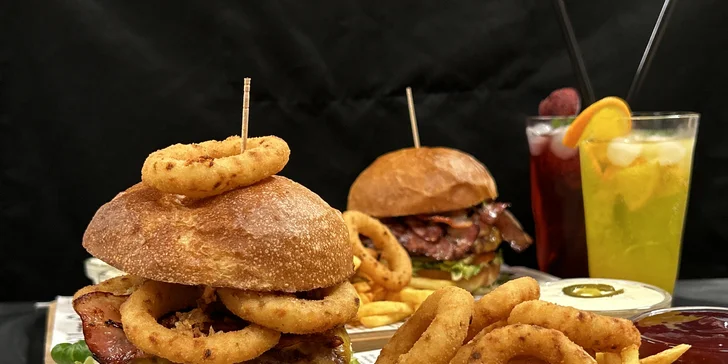 Nabušené burger menu s čedarovým přelivem pro dva nebo 2,5kg maxiburger pro celou partu