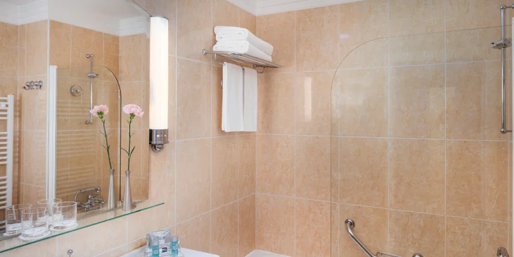 Pobyt s polopenzí, neomezeným wellness a procedurou v 5* hotelu Thermia Palace v Piešťanech
