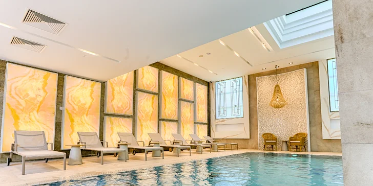 Pobyt s polopenzí, neomezeným wellness a procedurou v 5* hotelu Thermia Palace v Piešťanech