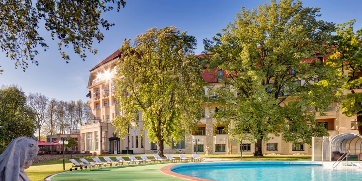 Wellness pobyt v Piešťanech: 5* hotel s lázeňskými procedurami a polopenzí
