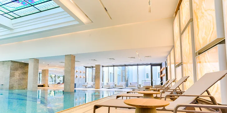 Pobyt s polopenzí, neomezeným wellness a procedurou v 5* hotelu Thermia Palace v Piešťanech
