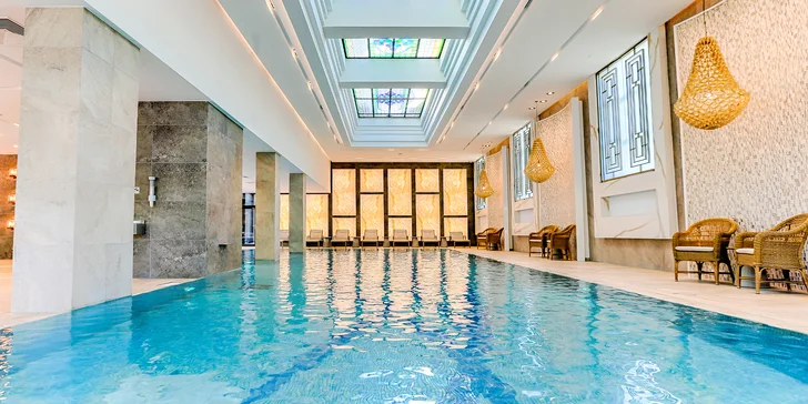 Pobyt s polopenzí, neomezeným wellness a procedurou v 5* hotelu Thermia Palace v Piešťanech