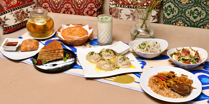 Autentické uzbecké menu pro 1 nebo 2 osoby: samsa, manty, uzbecký chléb i tradiční dezerty