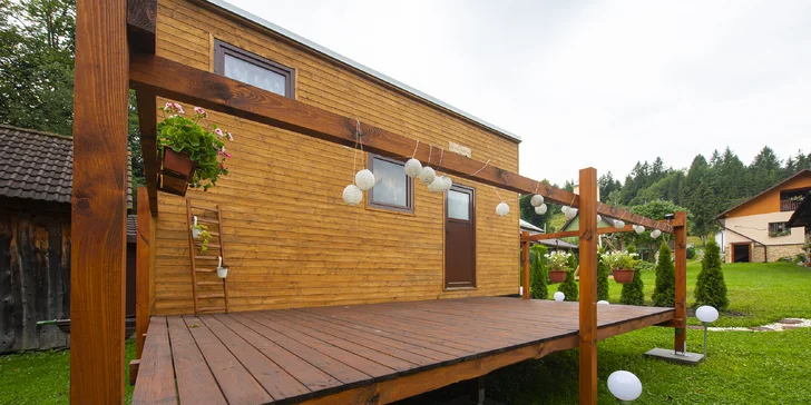 Malý kousek ráje v krásném Tiny House: plně vybavený domek s terasou, ohništěm a piknikovou snídaní