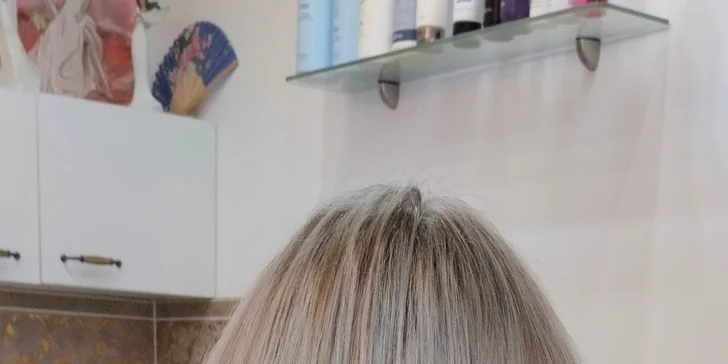 Kadeřnický wellness balíček pro všechny délky vlasů: střih, masáž i foukaná, 90 minut