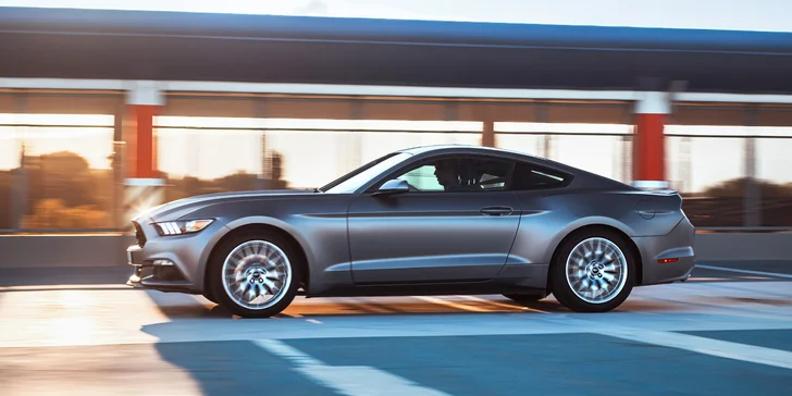 Stylový Ford Mustang: zapůjčení na 15 min. až celý týden