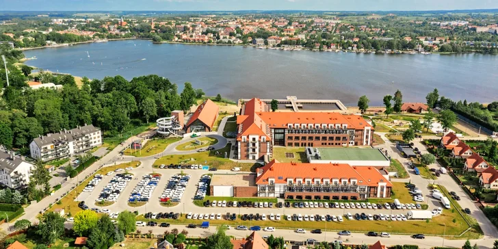 Luxusní 5* resort u Mazurských jezer: obří aquapark se saunami, polopenze i možnost spa procedur