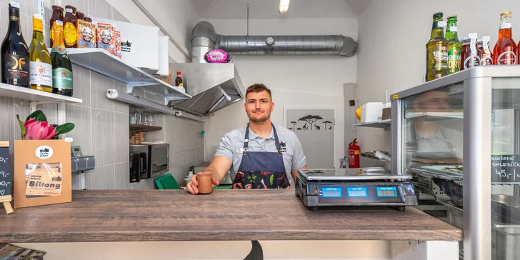 Jeden či dva smash jihoafrické burgery s hovězím, čedarem a domácí omáčkou v máslové bulce