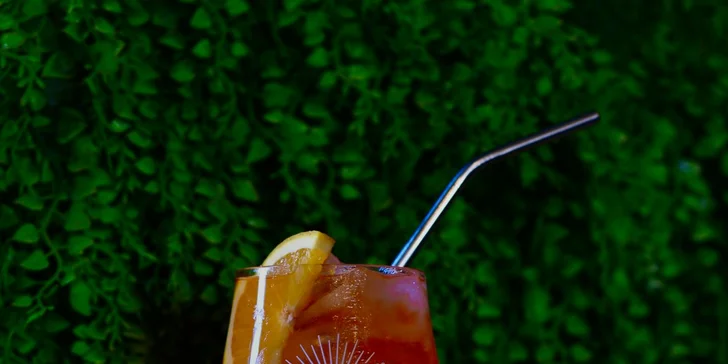 Drink podle výběru pro 1 či 2 osoby: gin tonic, aperol spritz nebo paloma tequilla