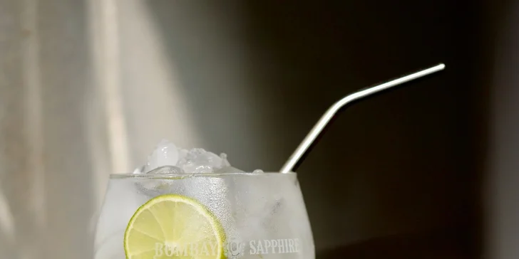 Drink podle výběru pro 1 či 2 osoby: gin tonic, aperol spritz nebo paloma tequilla