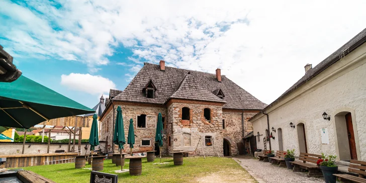 Pobyt na hradě Vildštejn pro pár i rodinu: možnost jídla, prohlídka i degustační večeře