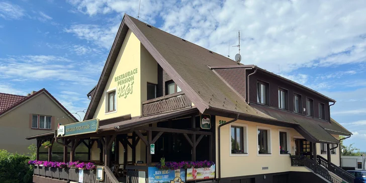Nabušené burger menu s čedarovým přelivem pro dva nebo 2,5kg maxiburger pro celou partu