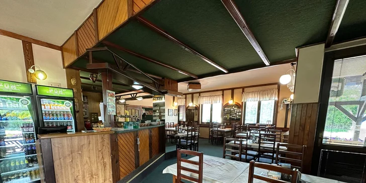 Nabušené burger menu s čedarovým přelivem pro dva nebo 2,5kg maxiburger pro celou partu