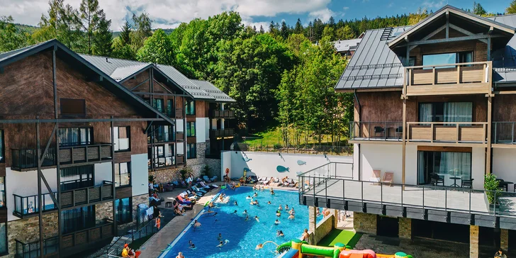 Świeradów-Zdrój: krásné apartmány, moderní wellness a snídaně nebo polopenze