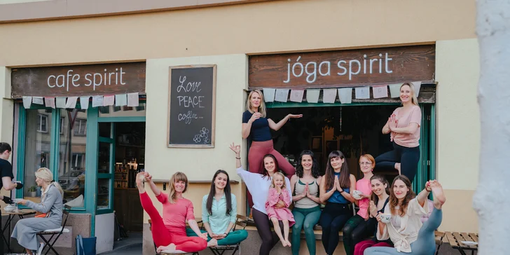 1 či 2 lekce jógy dle výběru i šálek kávy ve studiu Jóga Spirit