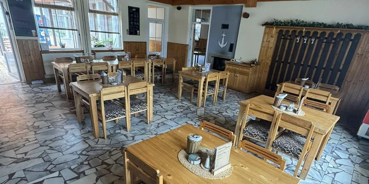 Namíchaný tatarský biftek z falešné svíčkové a neomezeně topinek