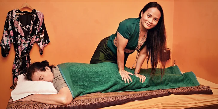 Thajská nebo olejová masáž bez čekání v salonu u Václavského náměstí: 30–120 min.