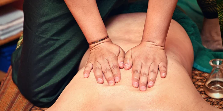 Thajská nebo olejová masáž bez čekání v salonu u Václavského náměstí: 30–120 min.