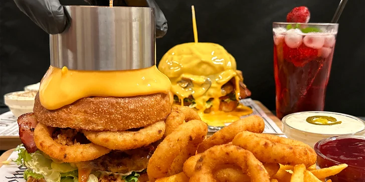 Nabušené burger menu s čedarovým přelivem pro dva nebo 2,5kg maxiburger pro celou partu