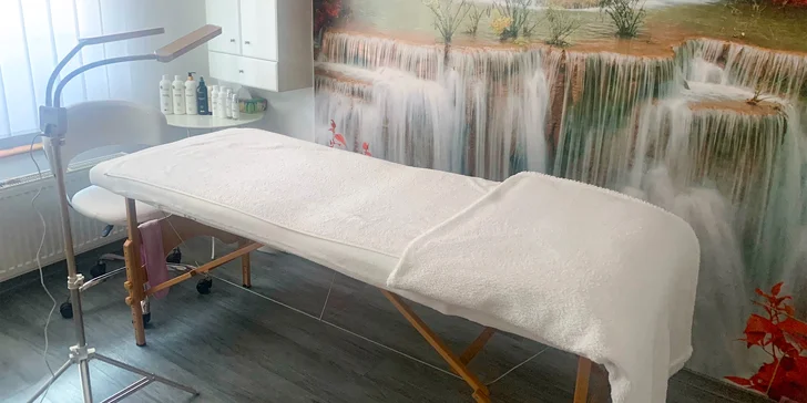 Kosmetické ošetření pro aknózní pleť i liftingová péče s kolagenovou a liftingovou maskou