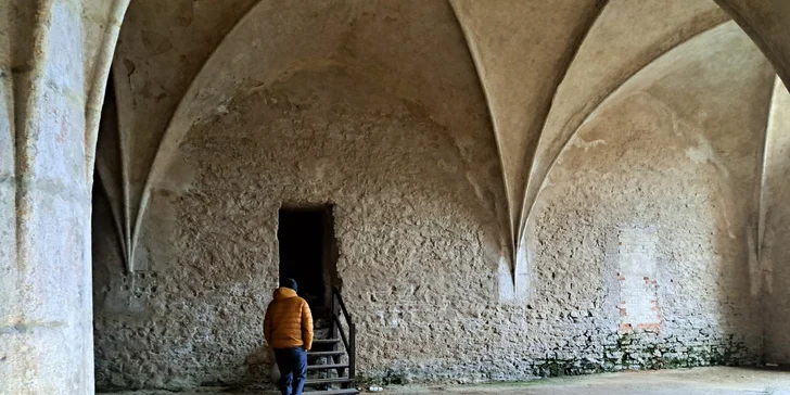 Odhalte vraždu v Kutné Hoře: venkovní úniková hra až pro 8 hráčů