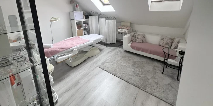 Ještě krásnější: masáž obličeje a dekoltu, čištění pleti či kosmetické ošetření