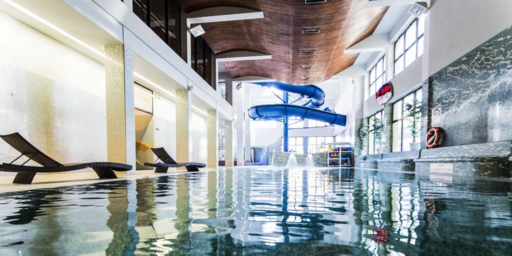 Pobyt u lázeňského města Muszyna: hotel s vlastním aquaparkem, snídaně nebo polopenze