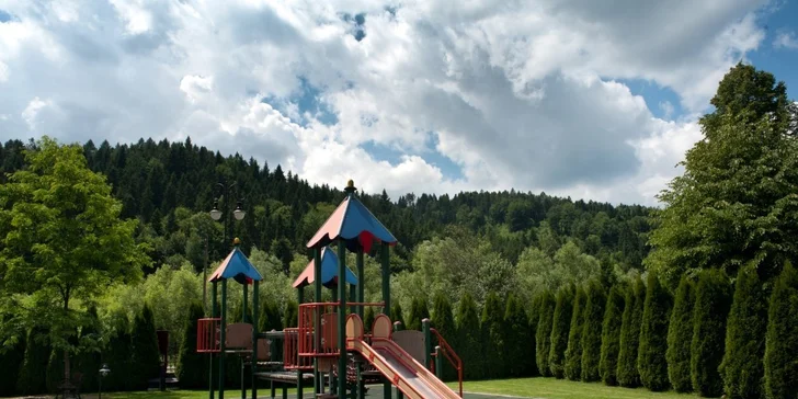 Pobyt u lázeňského města Muszyna: hotel s vlastním aquaparkem, snídaně nebo polopenze