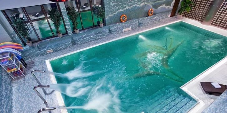 Pobyt u lázeňského města Muszyna: hotel s vlastním aquaparkem, snídaně nebo polopenze