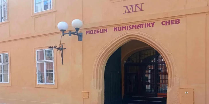 Vstup do Muzea numismatiky v Chebu pro jednotlivce či skupiny i vlastnoruční ražba grošů