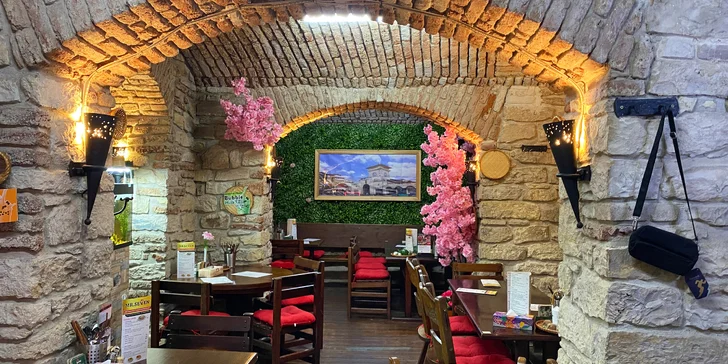 Asijské menu dle výběru až pro 3 osoby: Pho Bo, Kung-pao, Bún chả i dezert