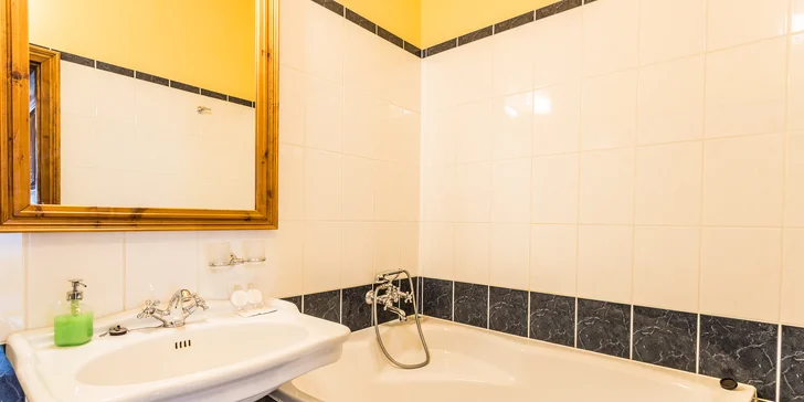 Romantika v Banské Štiavnici se snídaní, hodinou bowlingu a parkováním