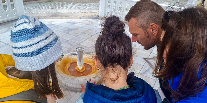 Objevte Karlovy Vary s kamarády nebo rodinou: úniková hra plná záhad, historie a lásky v srdci lázeňského města