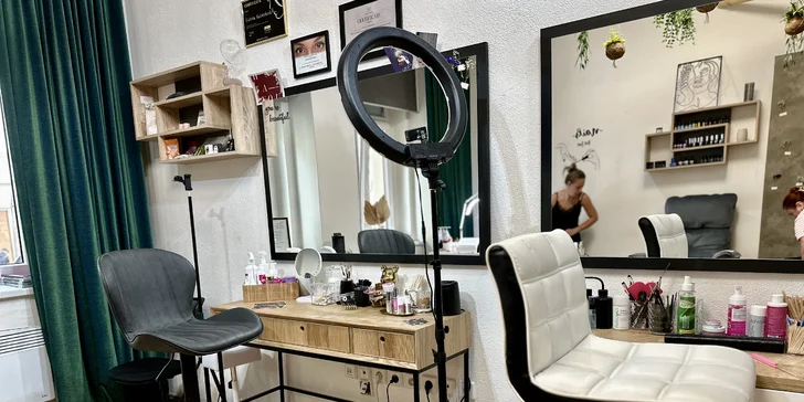 Prémiová péče o řasy a obočí: úprava, barvení i laminace s výživou v salonu na Vinohradech